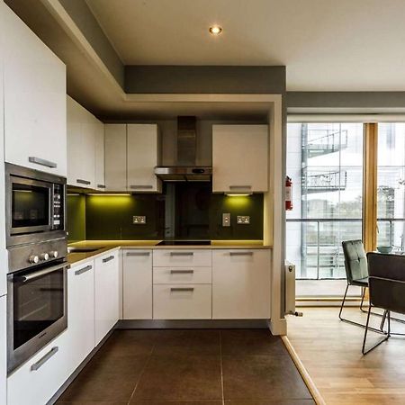 Private Room Available In Spacious High Rise Apartment With Park & City View Dublin Extérieur photo